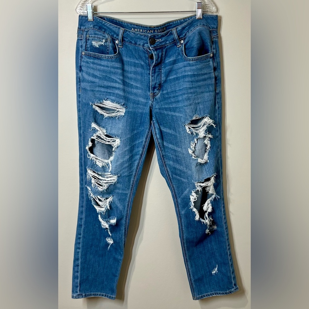 American Eagle Outfitters Distressed
Boyfriend Jeans, Size 12